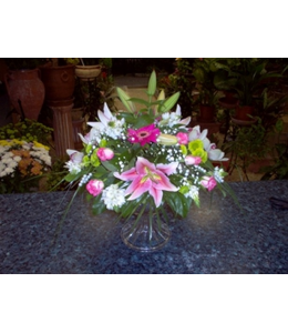 Table flower arrangement  in vase