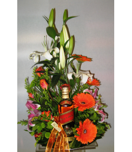 Flower arrangement with drinks in plate 5