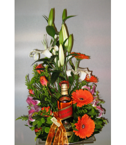 Flower arrangement with drinks