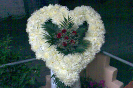 Heart – shaped funeral wreath