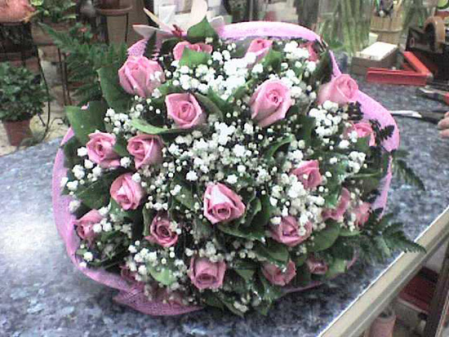 Μπουκέτο ρόζ με τριαντάφυλλα
