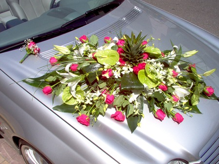 Decoration of the Wedding Car with Fuchsia Roses
