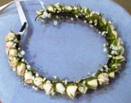 Wreath with rose bud for bridesmaids
