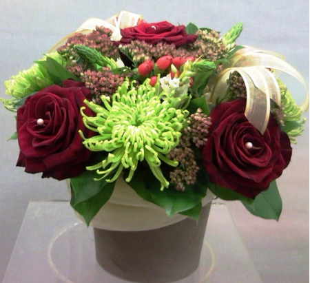 Flower arrangement in ceramic caspo