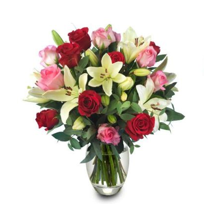 Round bouquet of roses