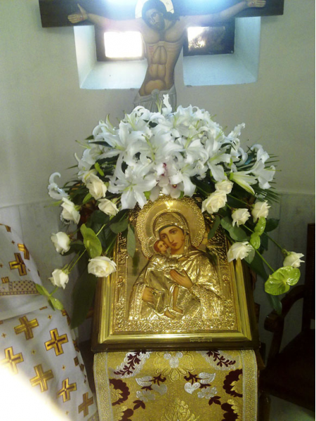 White Ornament of Virgin Mary Picture