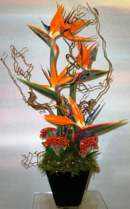 Flower arrangement in ceramic vase 5